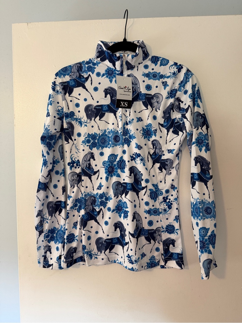 NWT Anni Lyn Sportswear Floral Equestrian Sun Shirt, Size XS